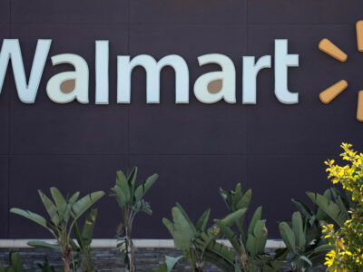 Walmart Introduces Virtual Outfit Try on